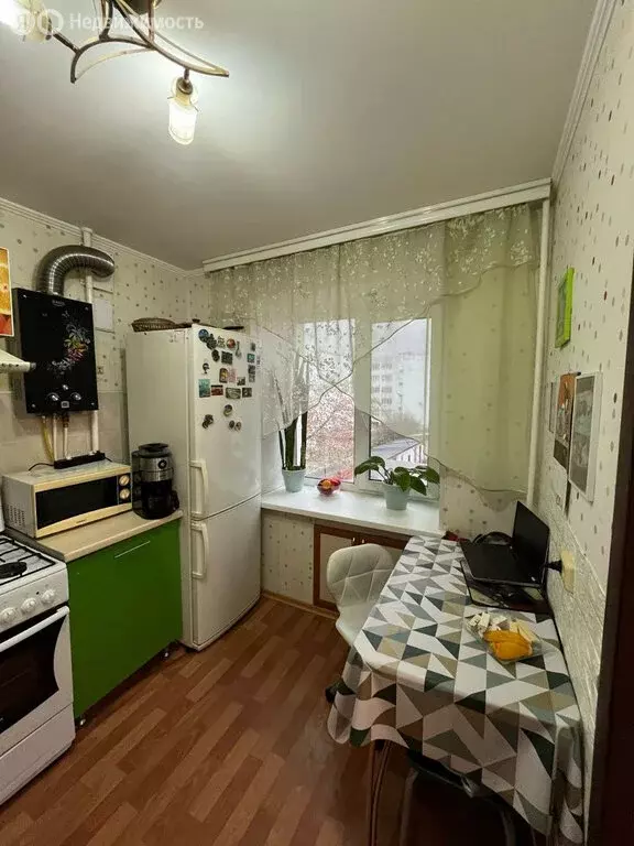 3-комнатная квартира: Октябрьский, улица Островского, 5 (59.8 м) - Фото 1