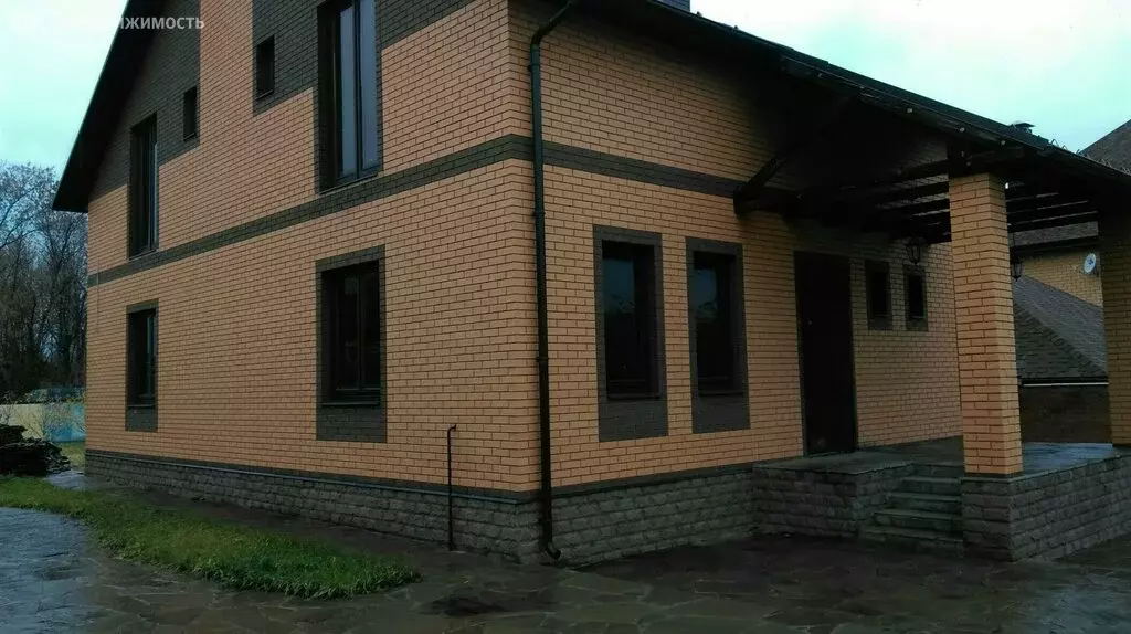 Дом в Белгород, микрорайон Новый, Сургутская улица, 9 (245 м) - Фото 1