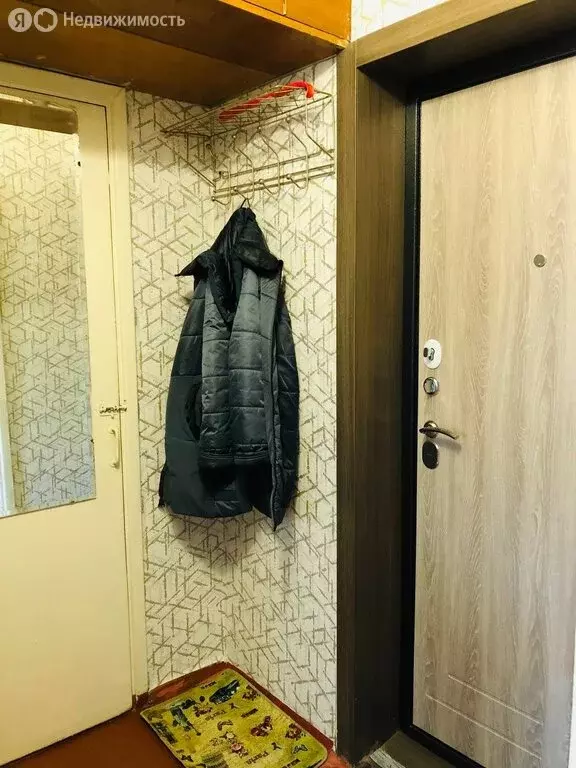 1-комнатная квартира: Мурманск, улица Адмирала Флота Лобова, 9к3 (31 ... - Фото 0