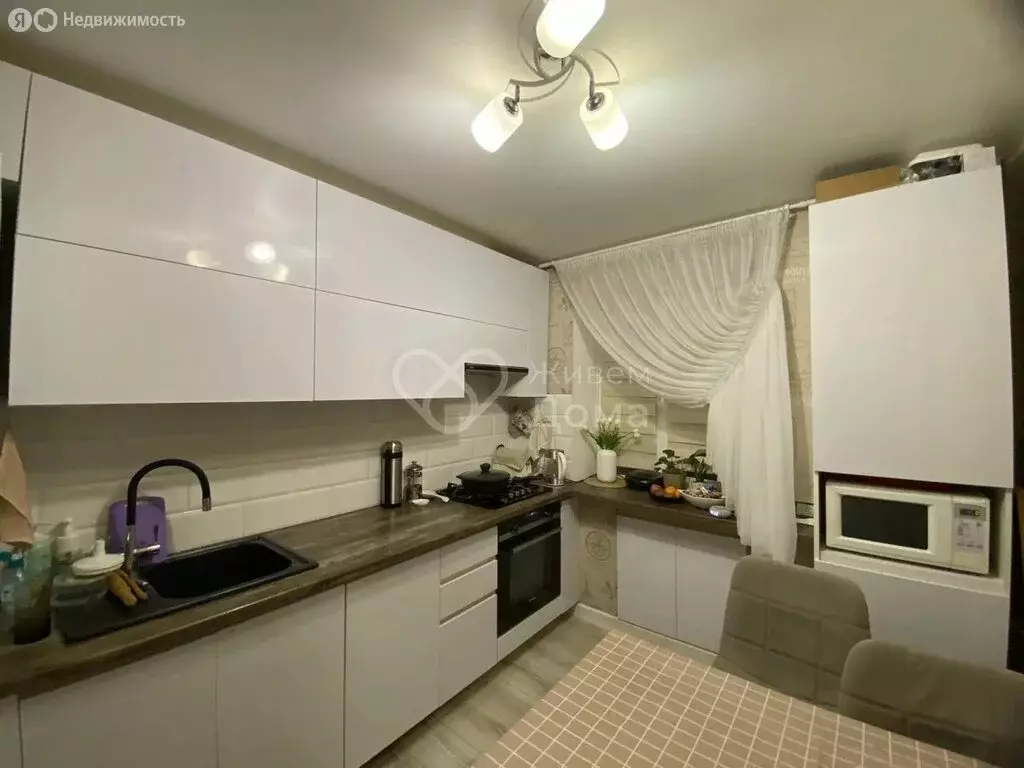 3-комнатная квартира: Волгоград, улица Гвоздкова, 16 (64.9 м) - Фото 1