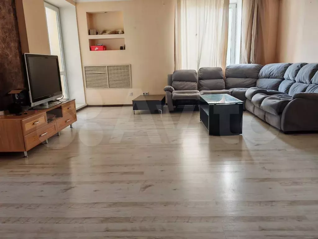 3-к. квартира, 100 м, 9/10 эт. - Фото 0