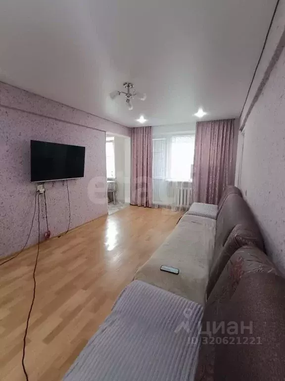 3-к кв. Тюменская область, Тобольск 4-й мкр, 9 (50.0 м) - Фото 0