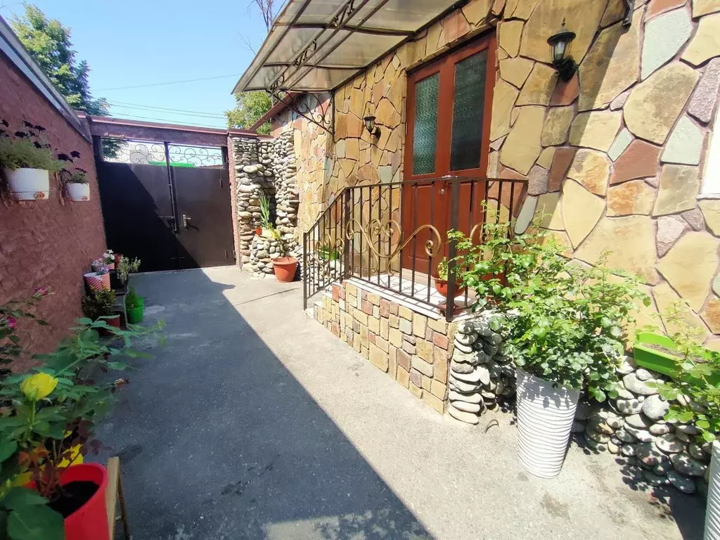 Дом в Северная Осетия, Владикавказ ул. Гадиева, 61 (78 м) - Фото 2
