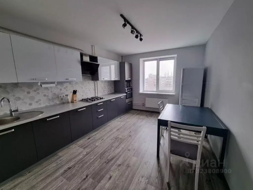 2-к кв. Волгоградская область, Волгоград ул. Глазкова, 23 (70.3 м) - Фото 1