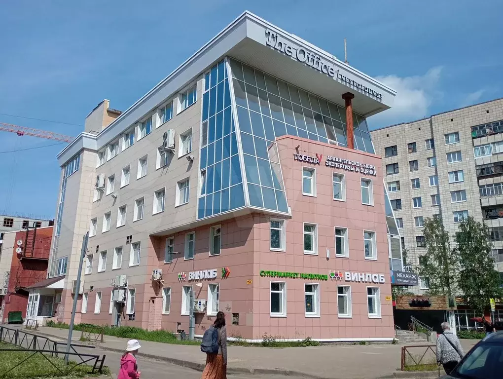 Офис в центре города с водоснабжением внутри, 12 м - Фото 0