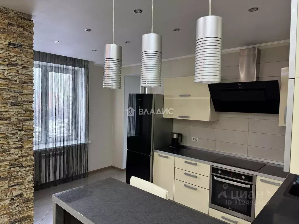2-к кв. Брянская область, Брянск ул. Некрасова, 2 (70.0 м) - Фото 1