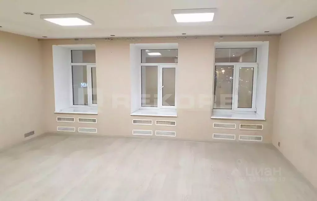 Офис в Санкт-Петербург Петроградская наб., 16 (295 м) - Фото 1