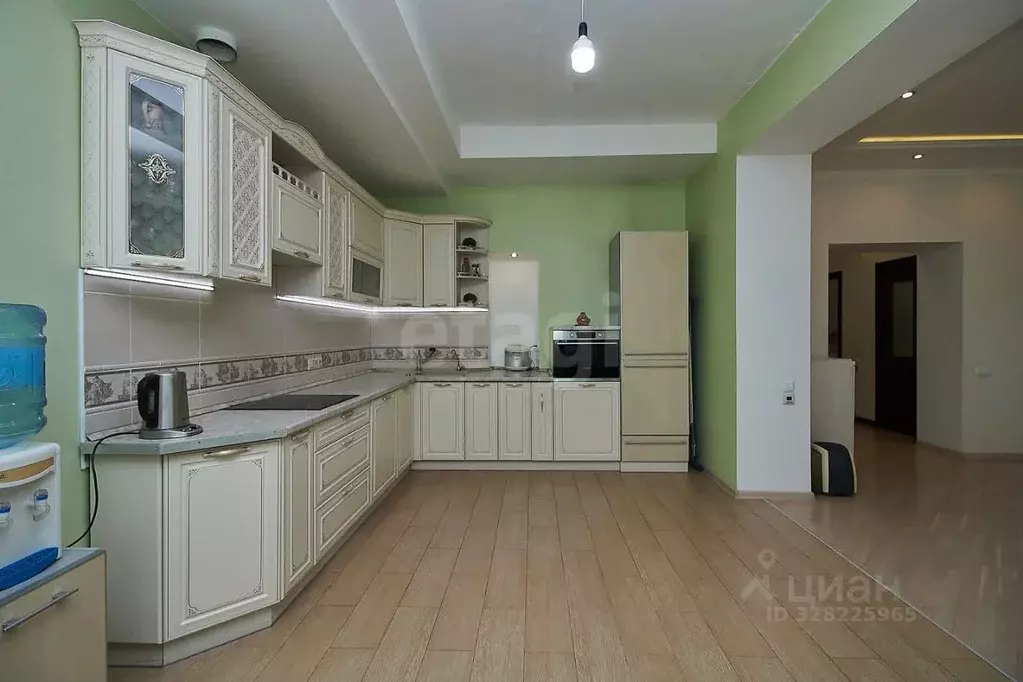 3-к кв. Тюменская область, Тюмень Водопроводная ул., 6к1 (133.4 м) - Фото 1