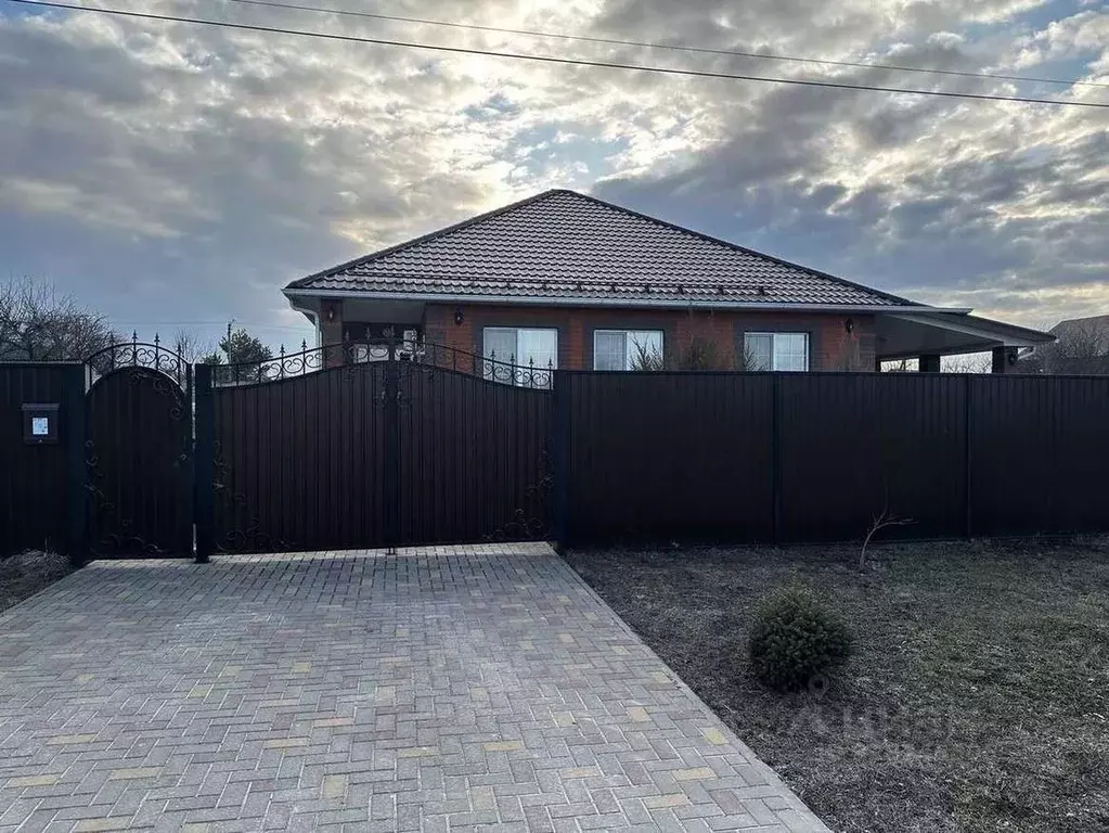 Дом в Белгородская область, Белгород ул. Имени Героя Советского Союза ... - Фото 1