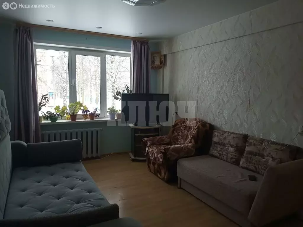 4-комнатная квартира: Сокол, улица Шатенево, 47 (57.2 м) - Фото 1