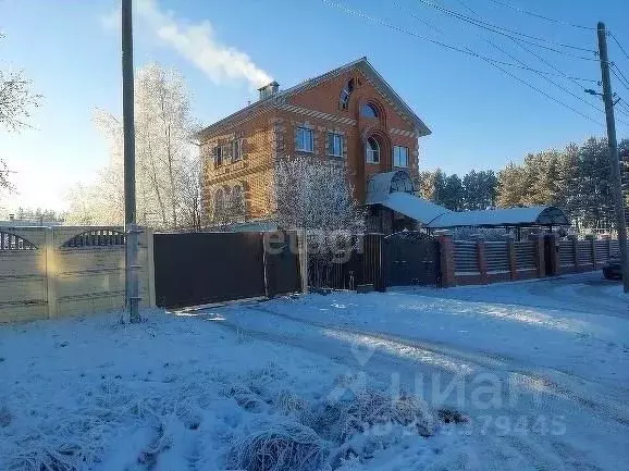 Дом в Коми, Сыктывкар городской округ, Верхняя Максаковка пгт ул. ... - Фото 1