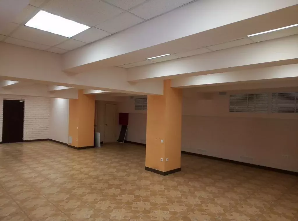 Помещение свободного назначения в Саратовская область, Саратов просп. ... - Фото 2