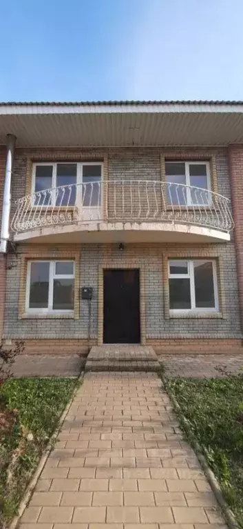 2-к кв. Крым, Сакский район, с. Орехово ул. Энтузиастов, 13 (66.0 м) - Фото 1