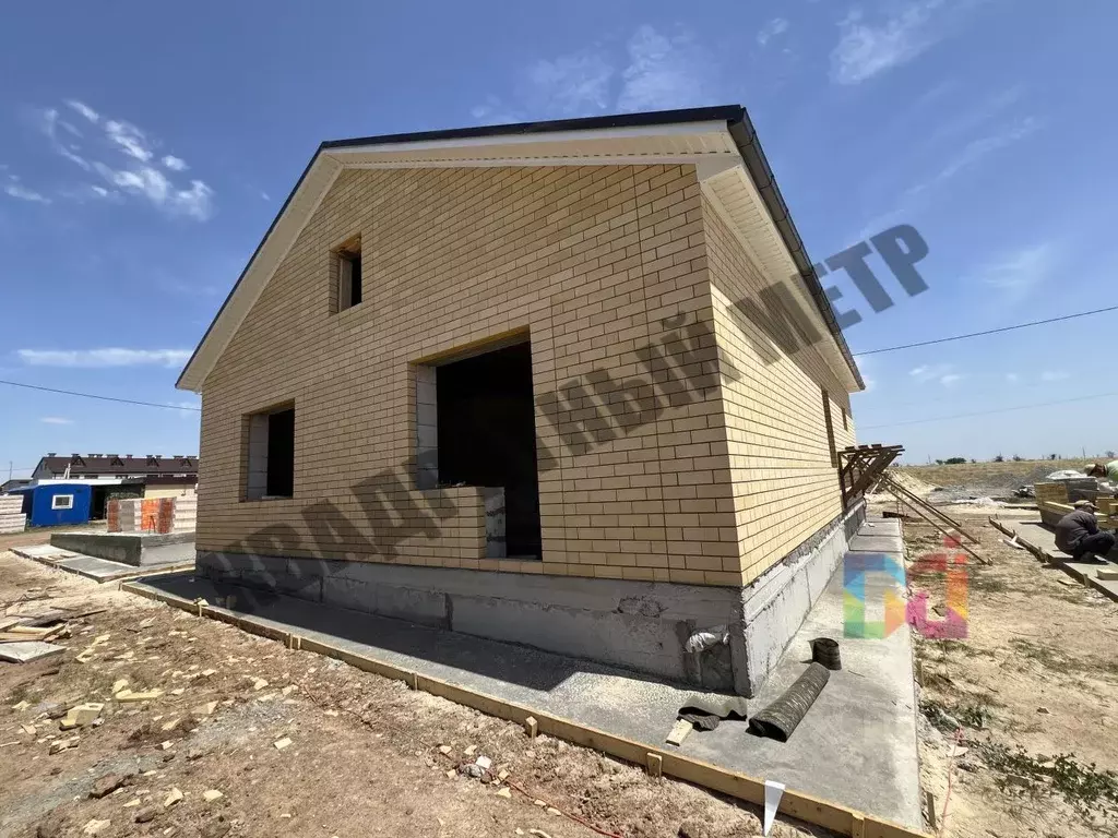 Дом в Калмыкия, Элиста пер. Уланэргинский, 3 (120 м) - Фото 0