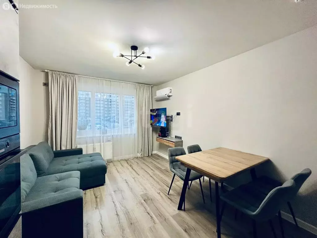 1-комнатная квартира: Тюмень, улица Павла Шарова, 23 (53.9 м) - Фото 2