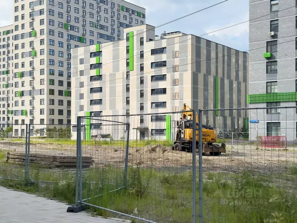 Гараж в Тюменская область, Тюмень ул. Первооткрывателей, 12 (13 м) - Фото 1