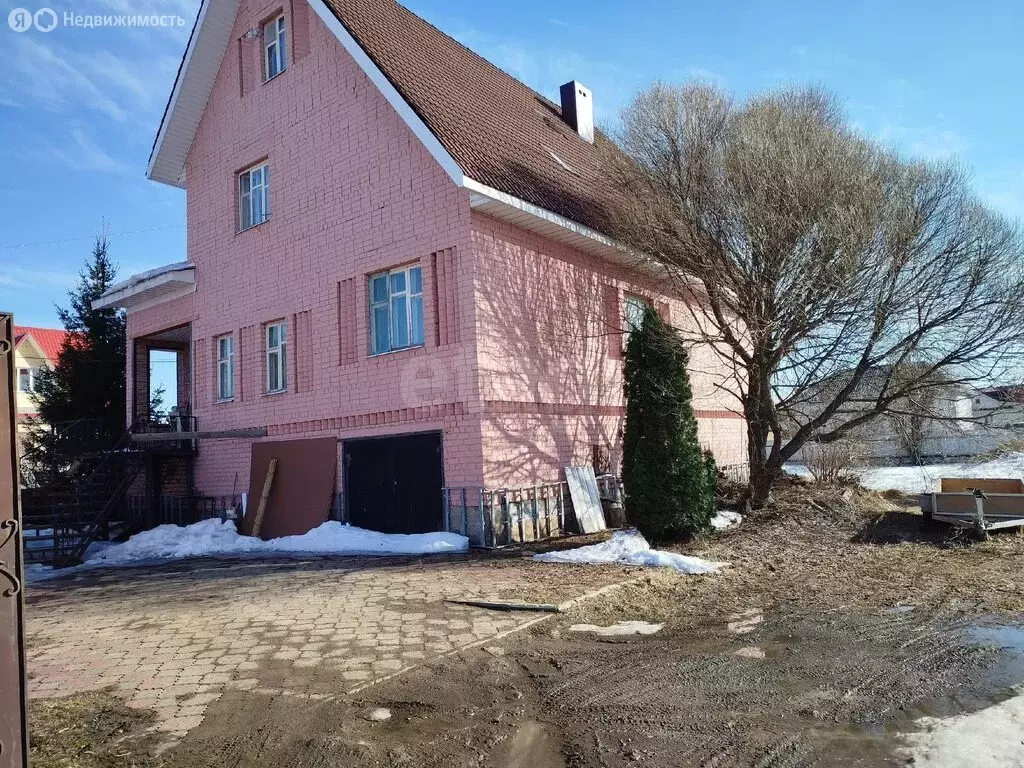 Дом в Шарья, улица имени В. Евстигнеева (410 м) - Фото 1