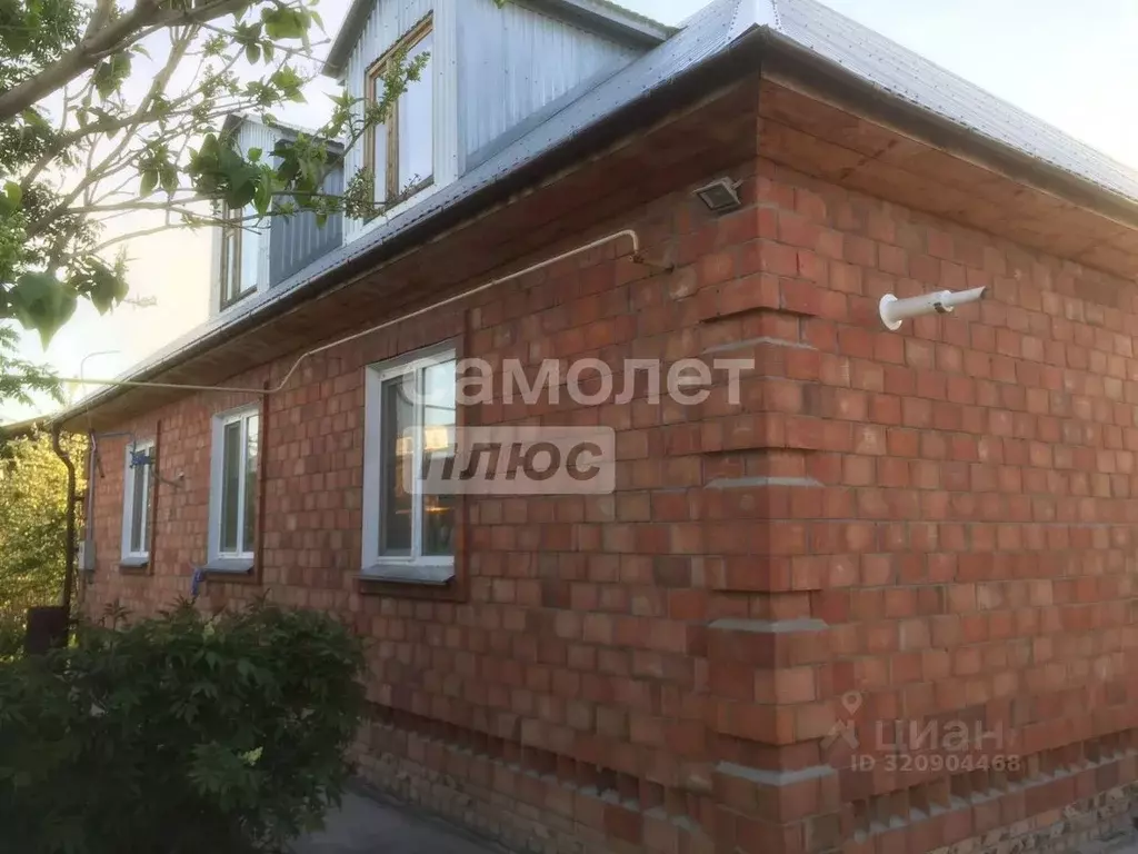 Дом в Омская область, Омский район, Богословское с/пос, с. ... - Фото 1