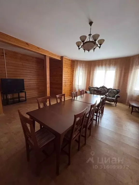 Коттедж в Кемеровская область, Междуреченск ул. Чульжан (750 м) - Фото 0