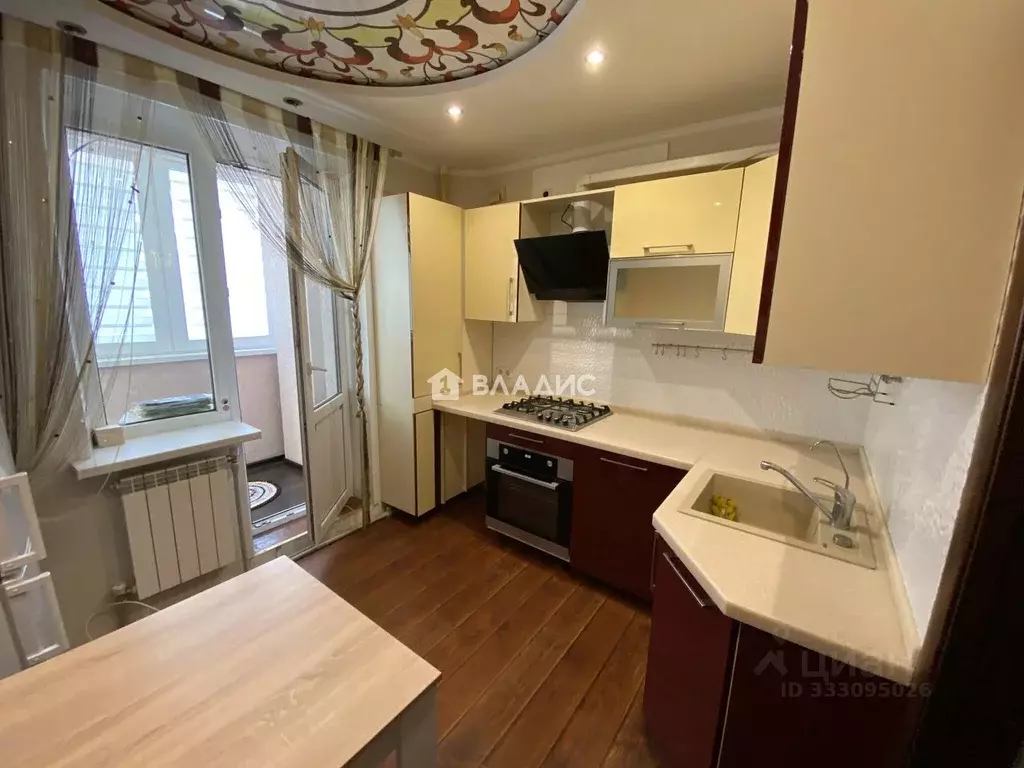 3-к кв. Белгородская область, Белгород ул. Есенина, 50 (71.6 м) - Фото 1