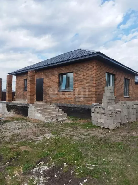 Дом в Башкортостан, Иглинский район, Акбердинский сельсовет, д. ... - Фото 0