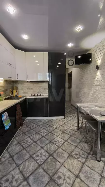 1-к. квартира, 40 м, 7/10 эт. - Фото 1