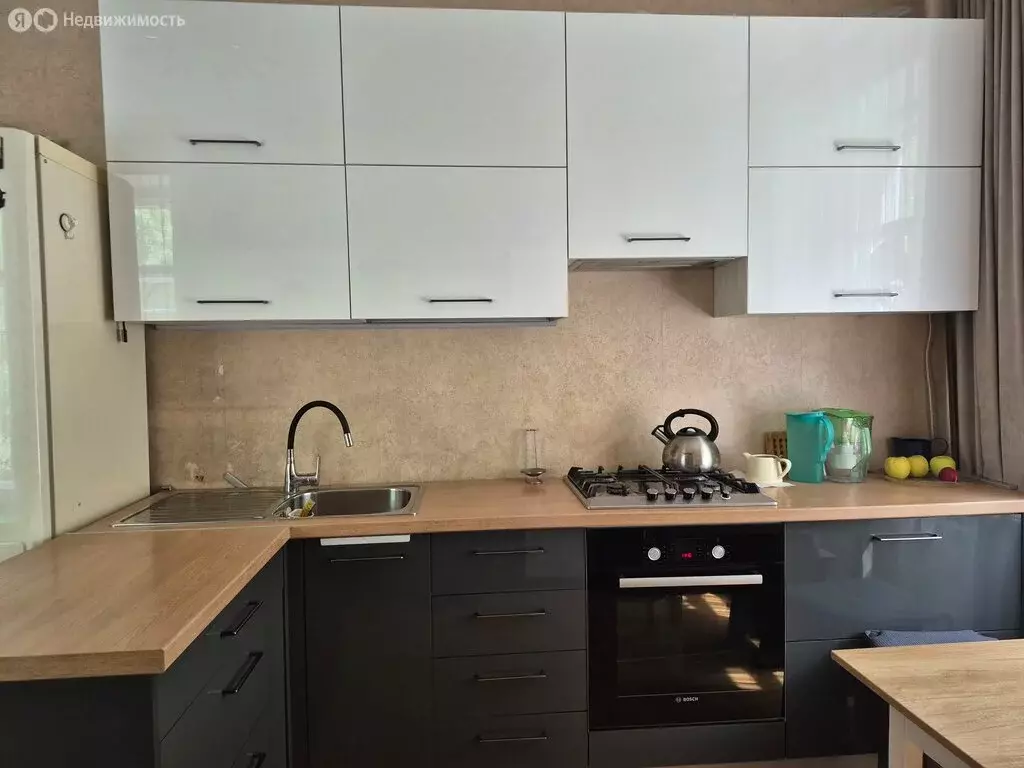3-комнатная квартира: Иркутск, 2-я Железнодорожная улица, 6 (78.4 м) - Фото 0