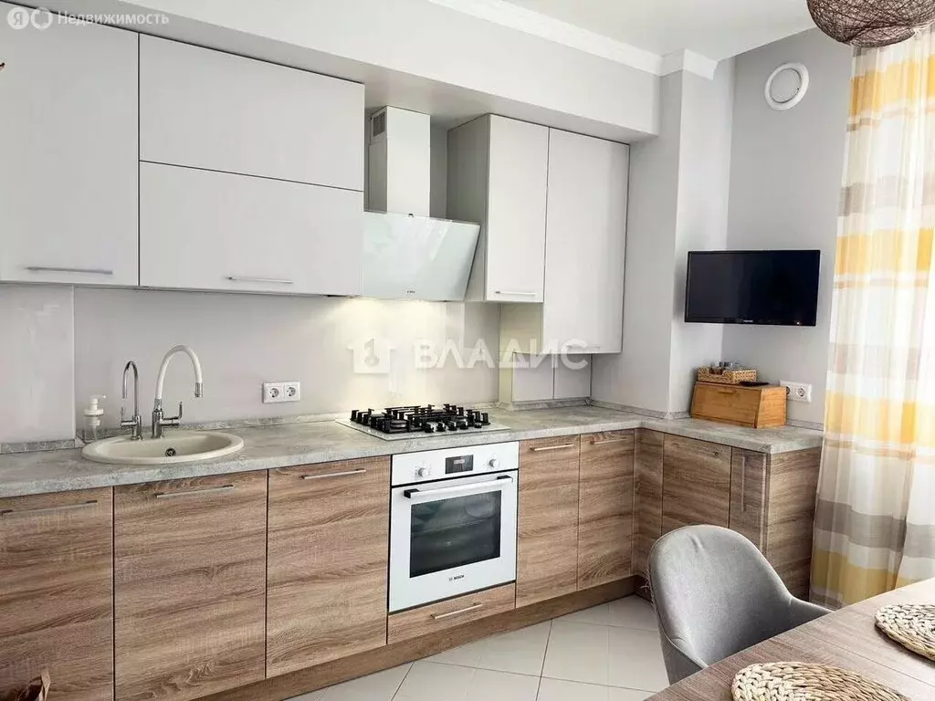 2-комнатная квартира: Калининград, Елизаветинская улица, 5 (68 м) - Фото 0