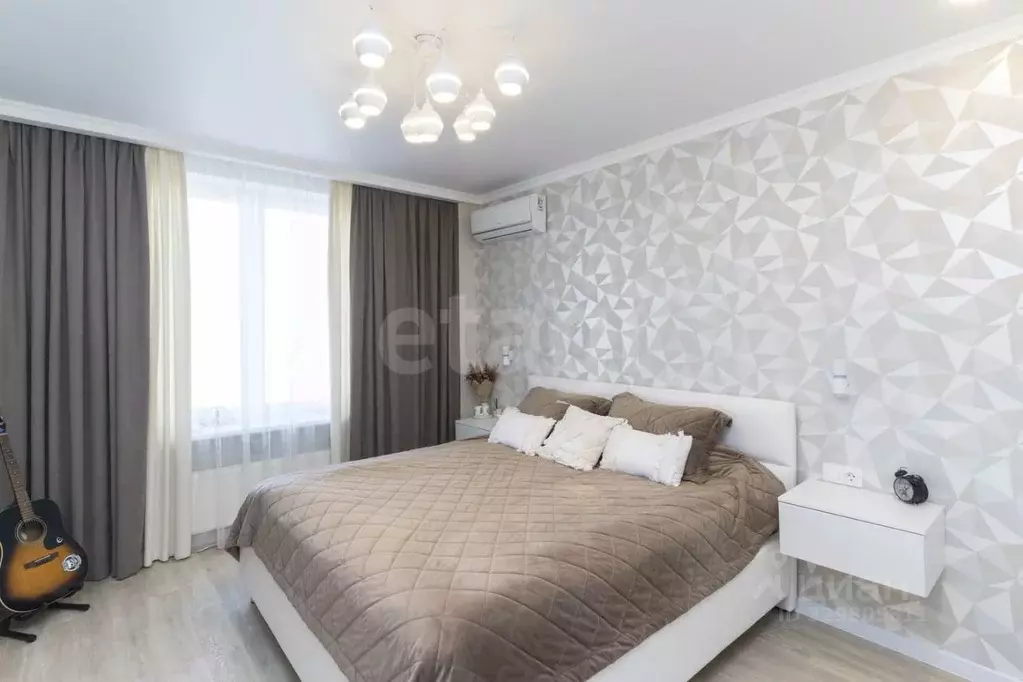 3-к кв. Тюменская область, Тюмень ул. Константина Посьета, 16 (70.0 м) - Фото 0