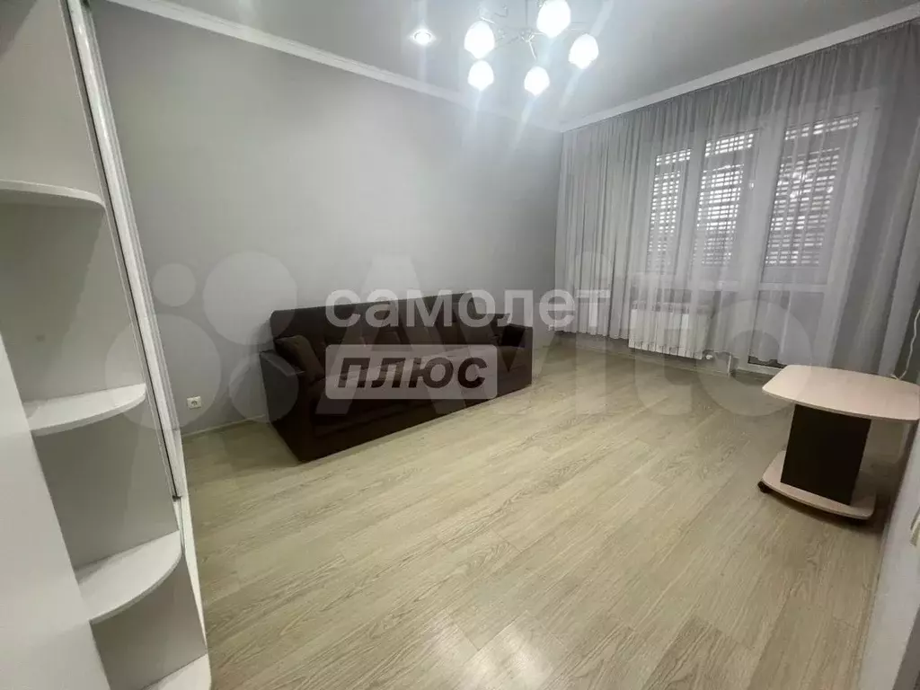 1-к. квартира, 40 м, 1/3 эт. - Фото 0