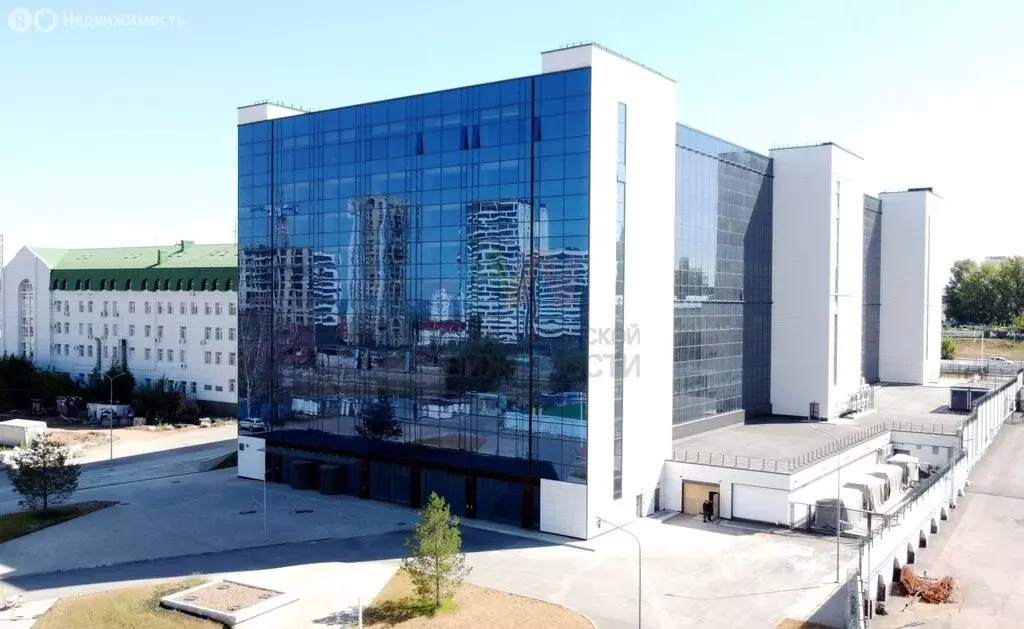 Торговая площадь (310 м) - Фото 1