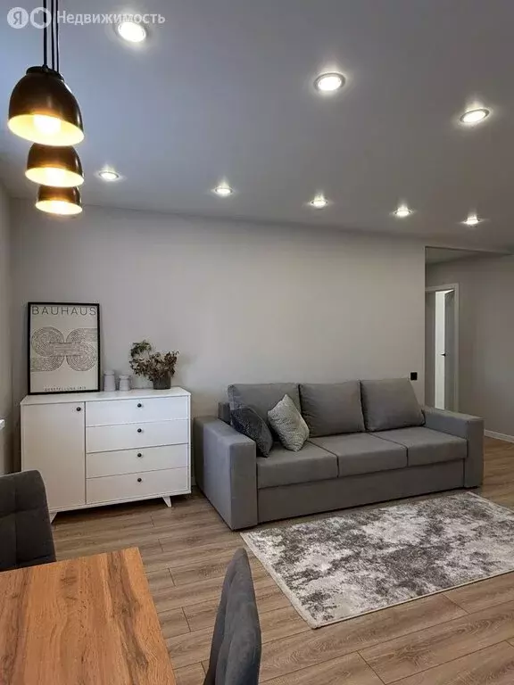 2-комнатная квартира: Киров, улица Макаренко, 10 (57.4 м) - Фото 0