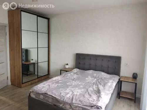 2-комнатная квартира: Челябинск, улица Коммунаров, 94 (64.6 м) - Фото 1