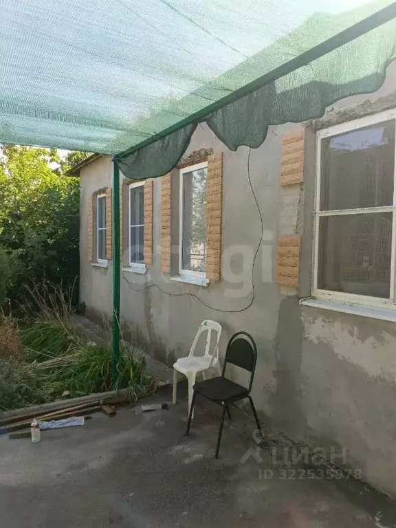 Дом в Ростовская область, Неклиновский район, Новобессергеневское ... - Фото 0
