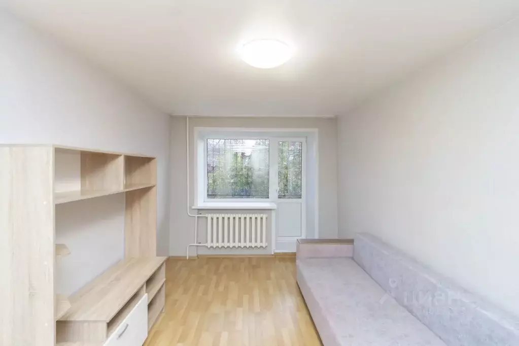 1-к кв. Тюменская область, Тюмень Карская ул., 25 (29.3 м) - Фото 1