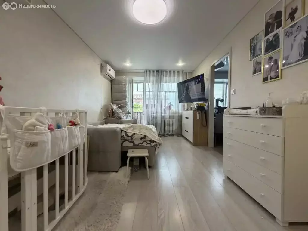 1-комнатная квартира: Красноуральск, улица Строителей, 12 (32 м) - Фото 1