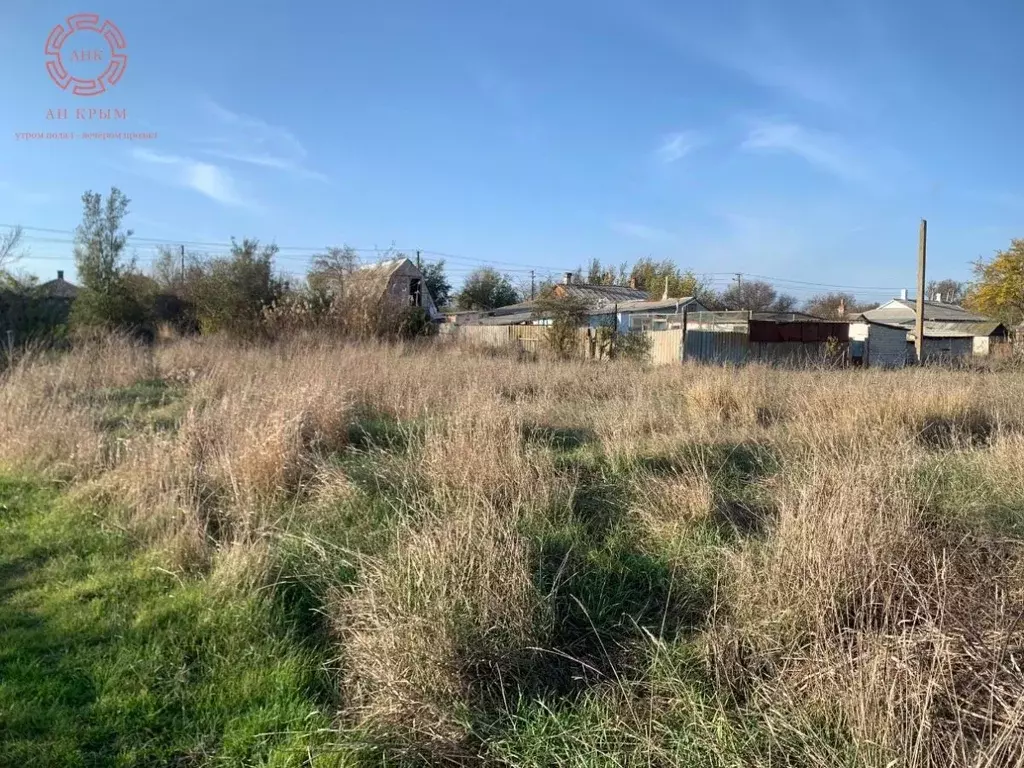 Участок в Крым, Ленинский район, Заветненское с/пос, с. Заветное ул. ... - Фото 1