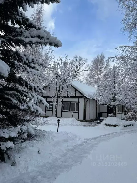 Дом в Карачаево-Черкесия, Зеленчукский район, с. Архыз  (120 м) - Фото 0