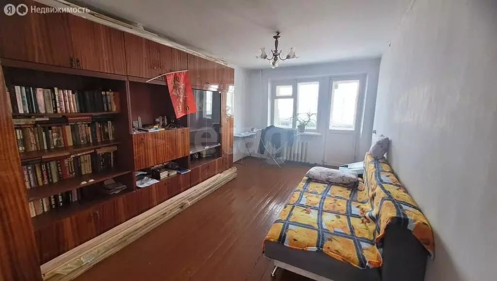 3-комнатная квартира: Бакал, Октябрьская улица, 2 (57.7 м) - Фото 1