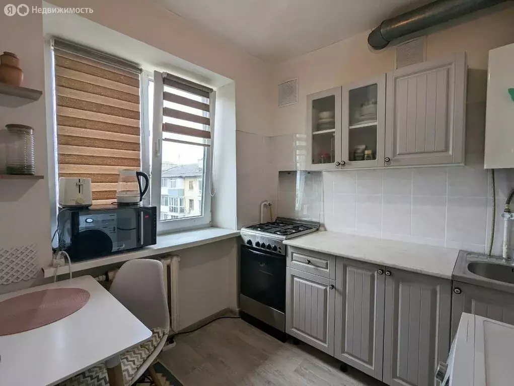 3-комнатная квартира: Симферополь, Киевская улица, 114 (61.1 м) - Фото 1