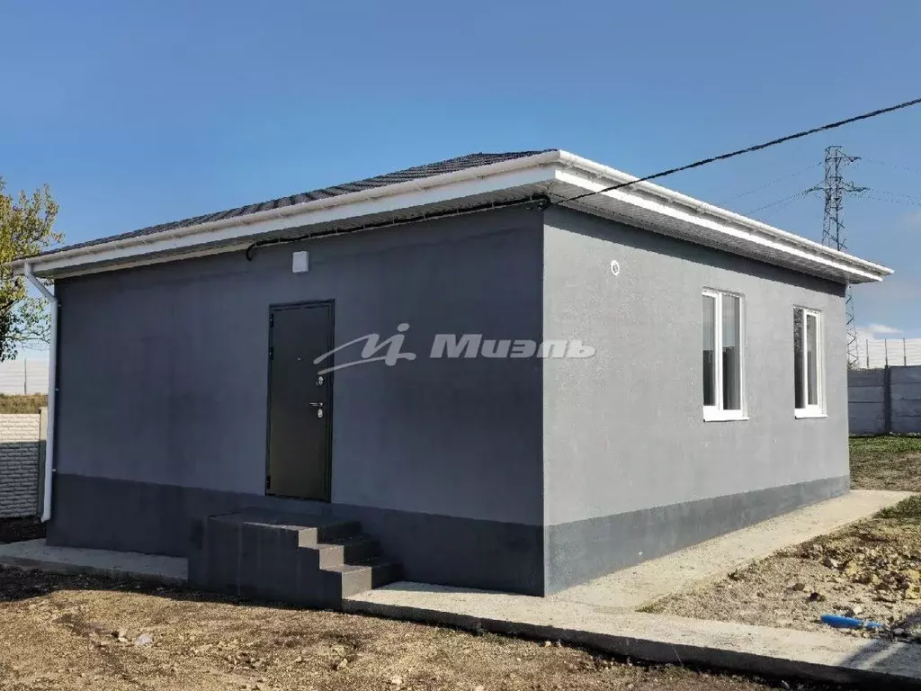 Дом в Крым, Симферопольский район, Гвардейское с/пос, с. Новый Сад ул. ... - Фото 1