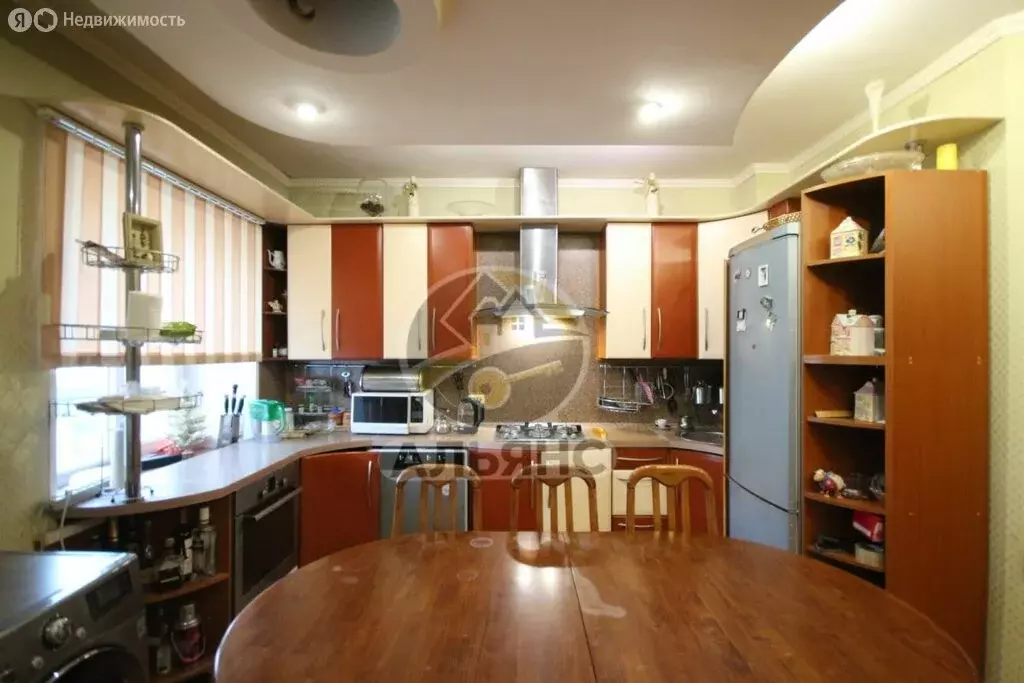 3-комнатная квартира: Новый Уренгой, район Северная Жилая Часть, ... - Фото 1