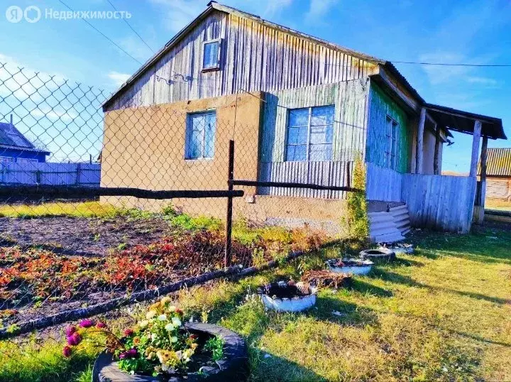 Дом в Бузулукский район, Краснослободский сельсовет, село Красная ... - Фото 1