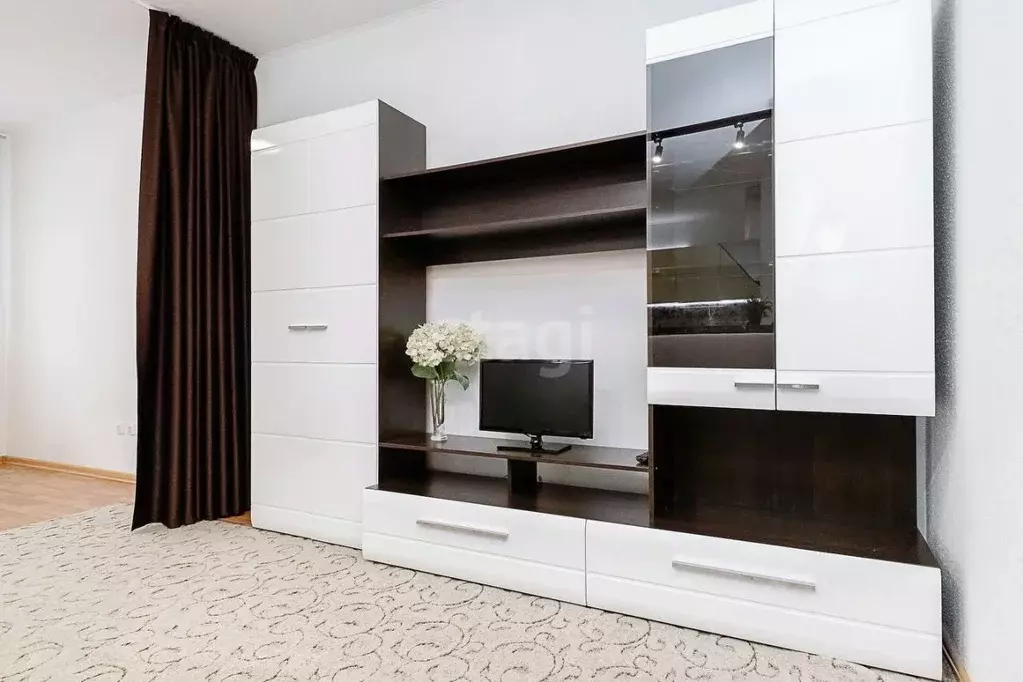 1-к кв. Свердловская область, Екатеринбург ул. Машинная, 46 (49.0 м) - Фото 1