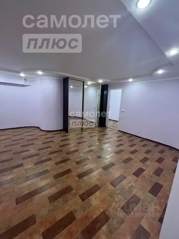 Торговая площадь в Свердловская область, Алапаевск ул. Братьев ... - Фото 0