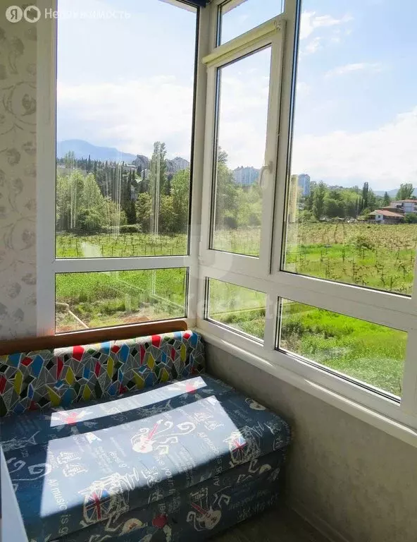 2-комнатная квартира: Алушта, Платановая улица, 1 (50.9 м) - Фото 1