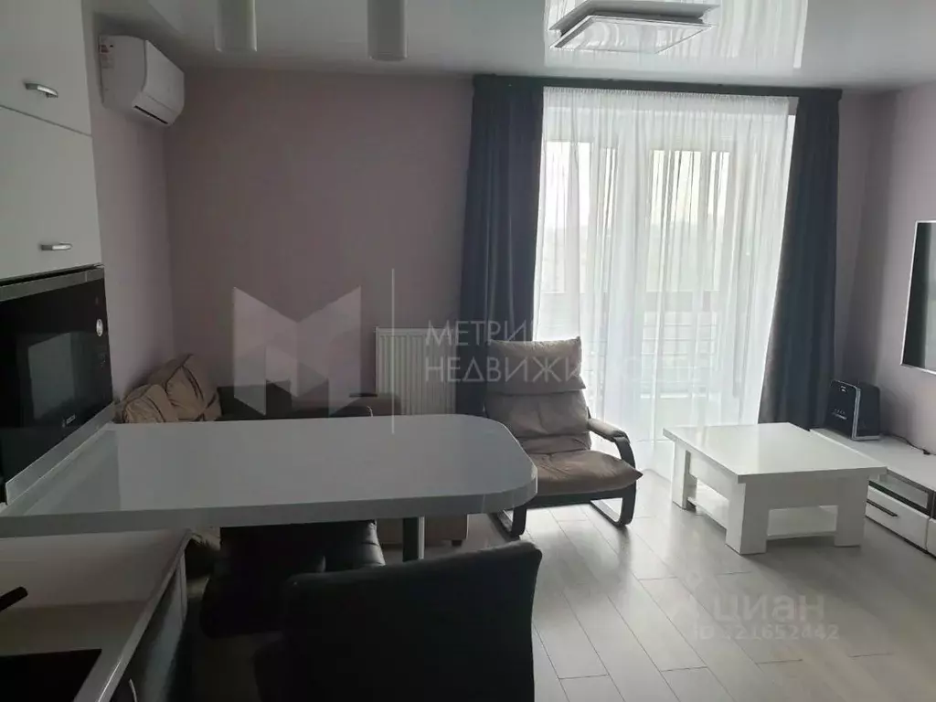 2-к кв. Тюменская область, Тюмень ул. 50 лет Октября, 57Б (60.3 м) - Фото 0