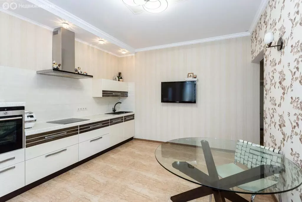 2-комнатная квартира: Тюмень, улица Шиллера, 46к3 (98 м) - Фото 1