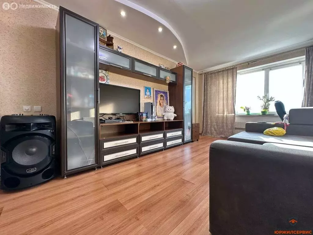 2-комнатная квартира: посёлок ЛМС, микрорайон Центральный, 31 (63 м) - Фото 1