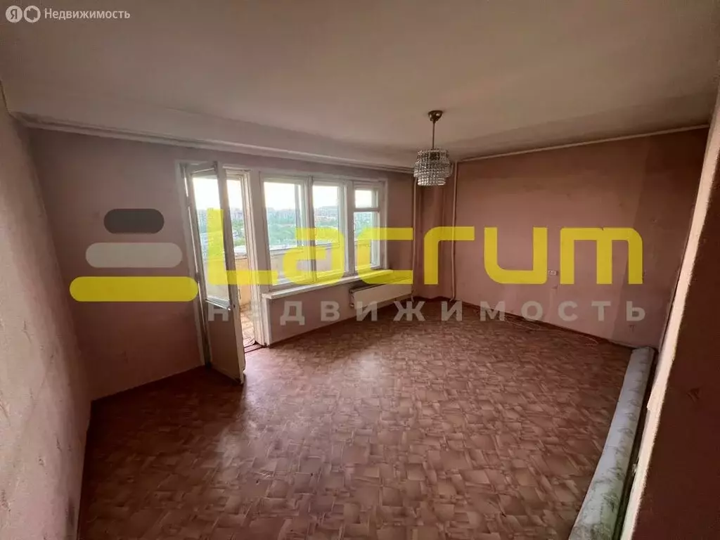 3-комнатная квартира: Красноярск, проспект Металлургов, 13А (58 м) - Фото 0